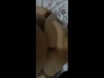 Gadis Cantik Pasrah Posisi Doggy Di Kasur