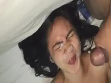 Mahasiswi Cantik Pasrah Servis Kasur Crot Muka